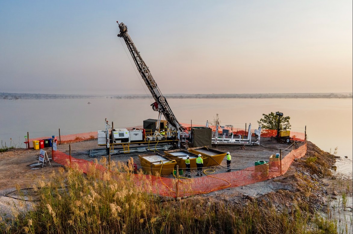 Drill rig in operation